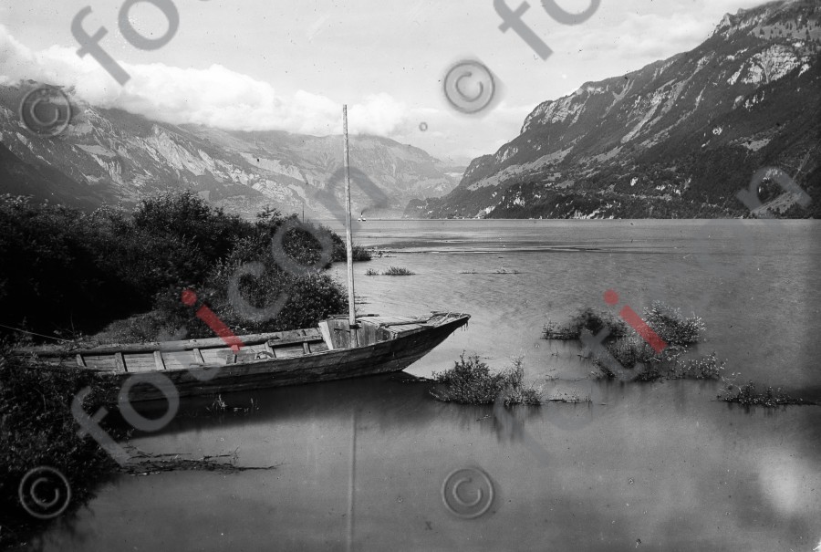 Brienzer See | Lake Brienz (foticon-simon-023-011-sw.jpg)